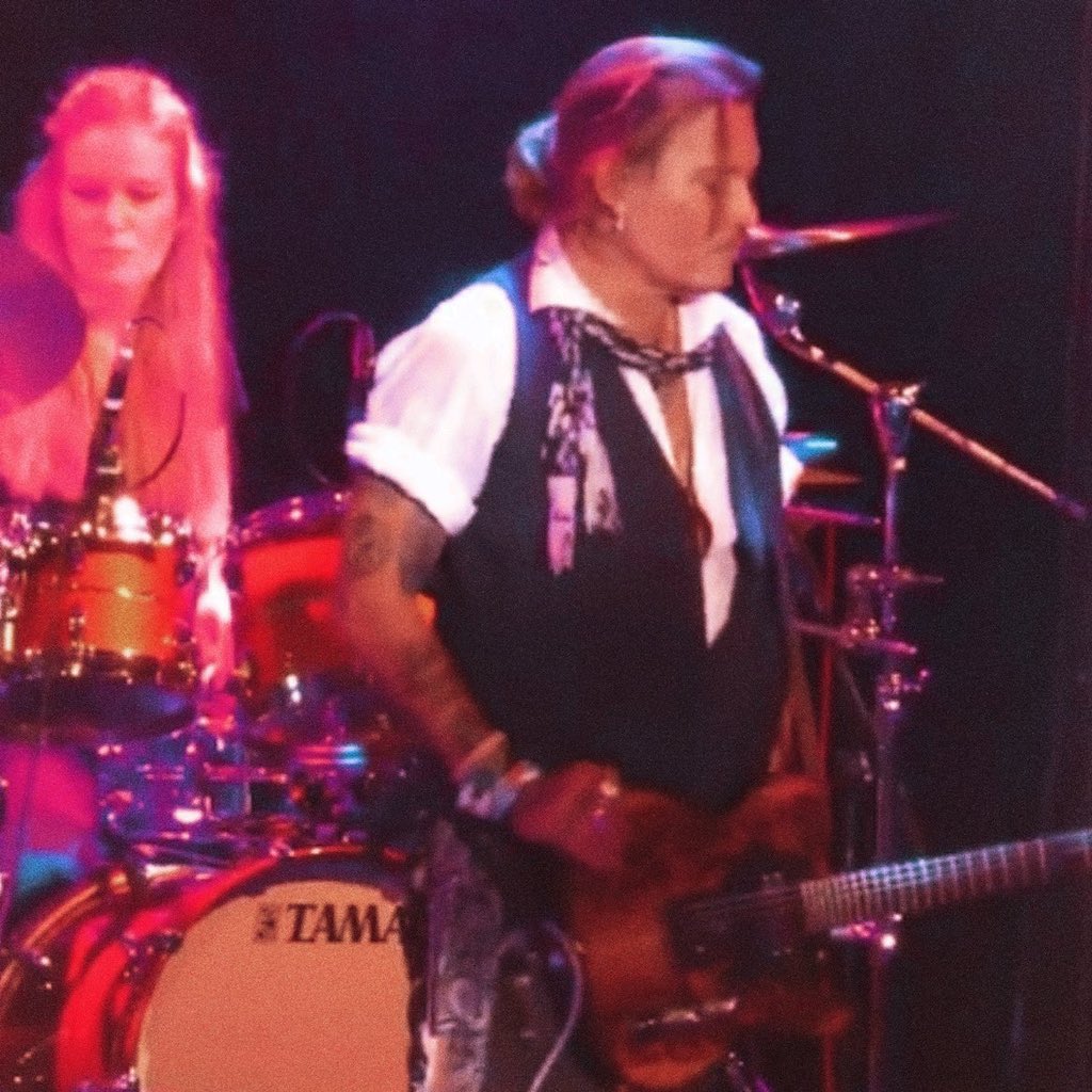 wslverstappen's tweet photo. johnny depp’s hair, that’s it. that’s the tweet. https://t.co/COquZtq74a