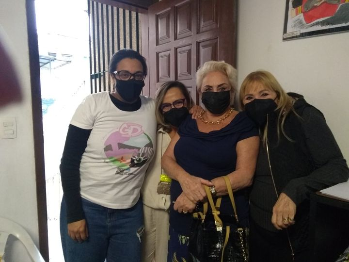 NoriNinomiya's tweet photo. Fui no evento onde a @GabyParenteOff frequenta na escola de desenho #ModeloDesign!! Foi muito legal a se reencontrar uma amiga... https://t.co/eOCWP5bJh0