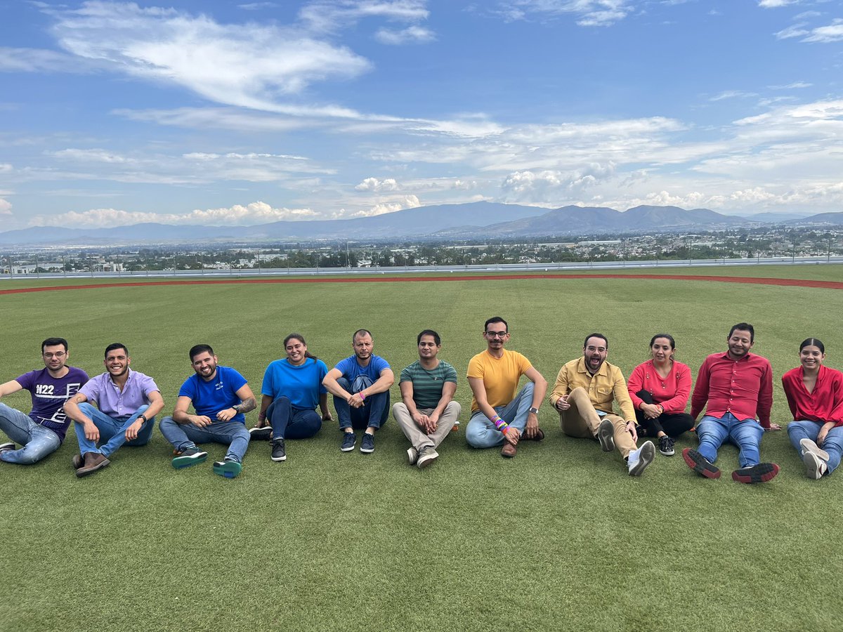 IvanJValentin's tweet photo. Each of us is a different color, together we are a rainbow 🌈; sometimes you get to be proud out loud, sometimes you can only stand and resist. We stand behind you, we stand by your side 💪🏽, you are not alone: it gets better. #LifeAtATT @SolizStrong https://t.co/AmM1BgDOM8