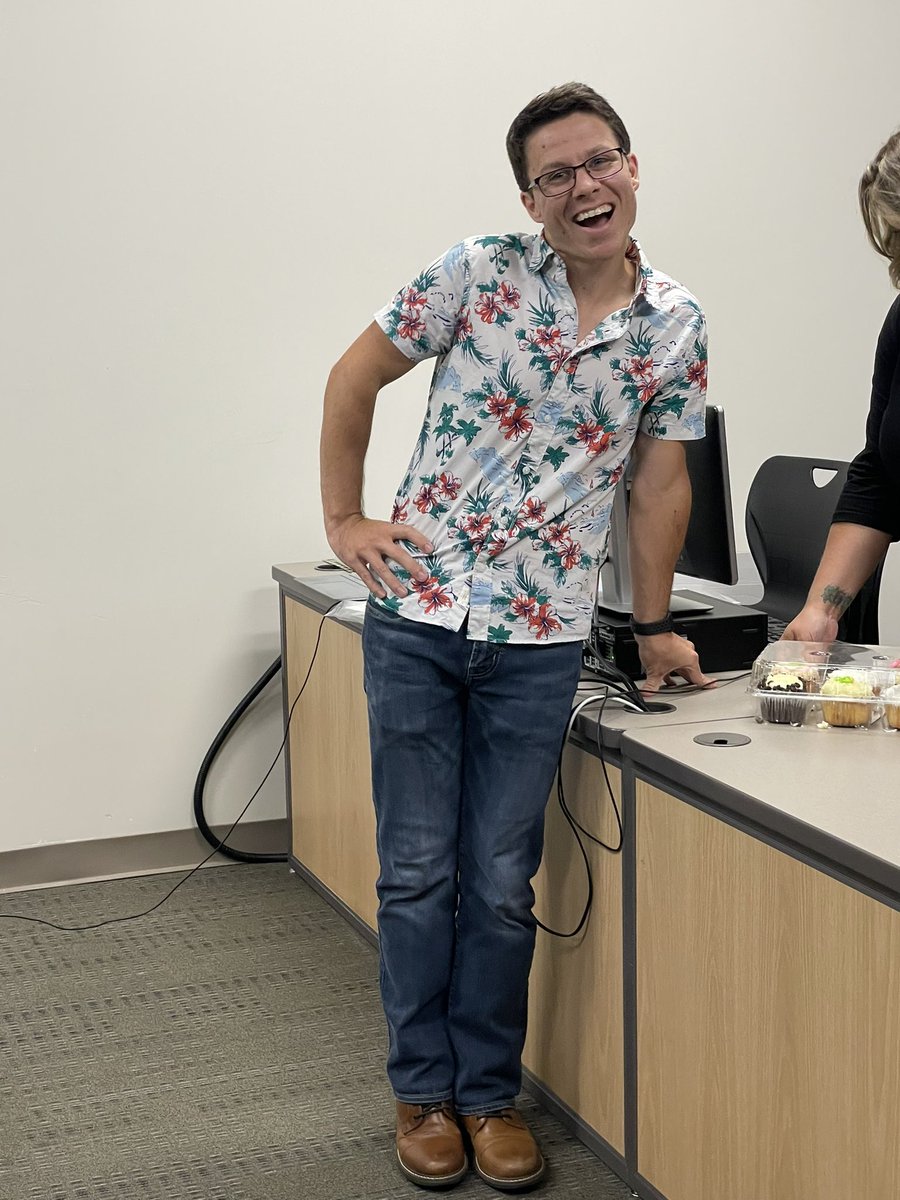 JRushing223's tweet image. Our first summer session: Stay Afloat with Schoology, was a success!! #DISDTechnology #schoology #LMS #edtech #blendedlearning @JRushing223 @SweetyTechy @dlrwilliams @Schoology