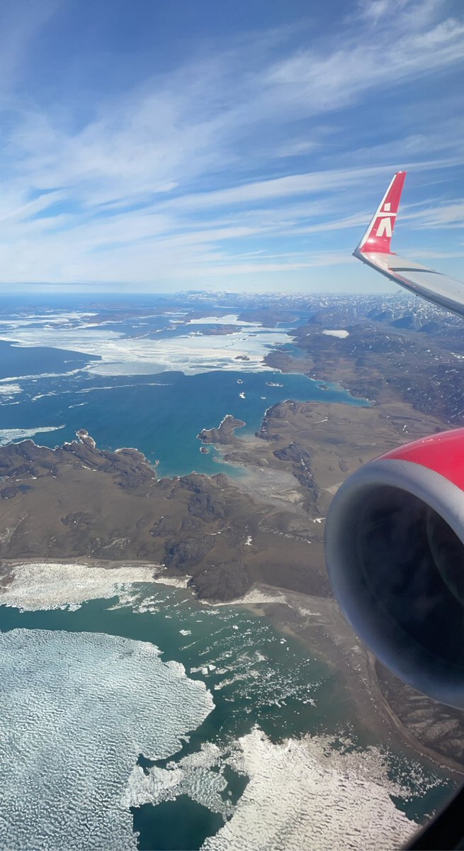 My view the other day landing into Iqaluit 😄 so beautiful!