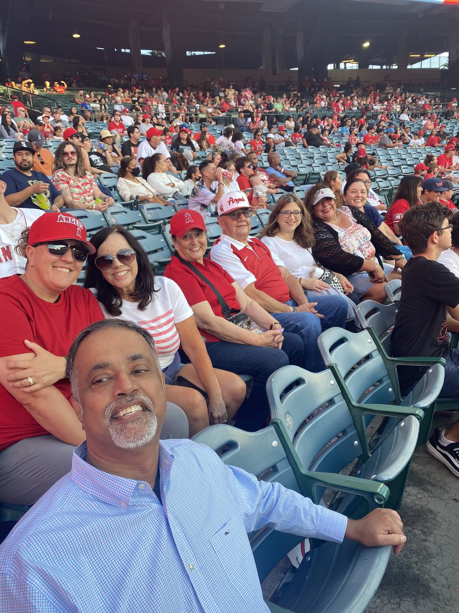 CBO Team West enjoying the Angels game with Team SNA! Thanks @bosekrishnendu1 for the invite! @BasnettJuliet @melanie_zoller @GBieloszabski @KevinKeado @Rahman_UAL @DJKinzelman @weareunited