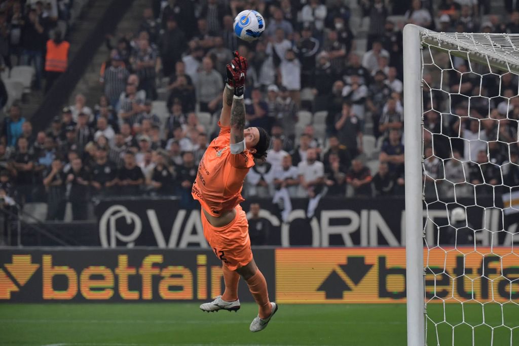 Sofascore Brazil on X: 🔎 Curiosidade: Cássio (35 anos) é o 2º goleiro  com mais pênaltis defendidos (26) na história do @Corinthians. Nas últimas  2 anos entre goleiros que disputaram a Série