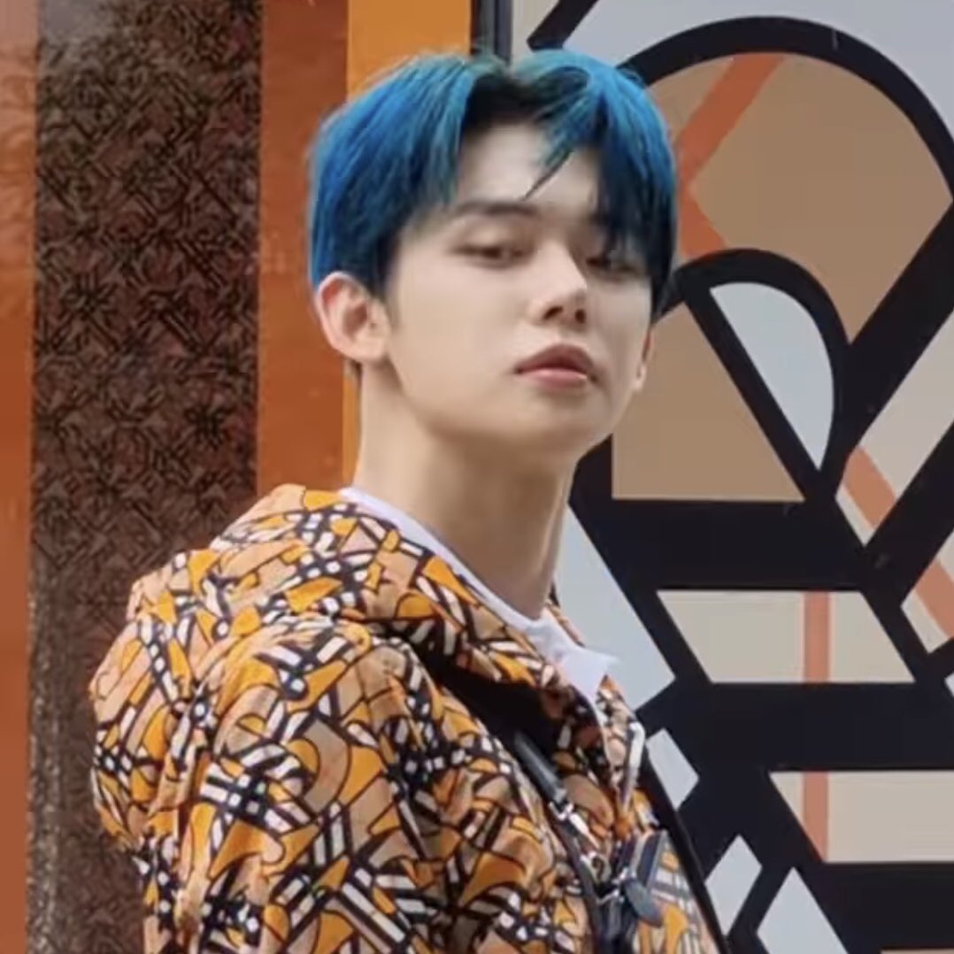 BLUE HAIR YEONJUN IS BACK EVERYONE THIS IS NOT A DRILL