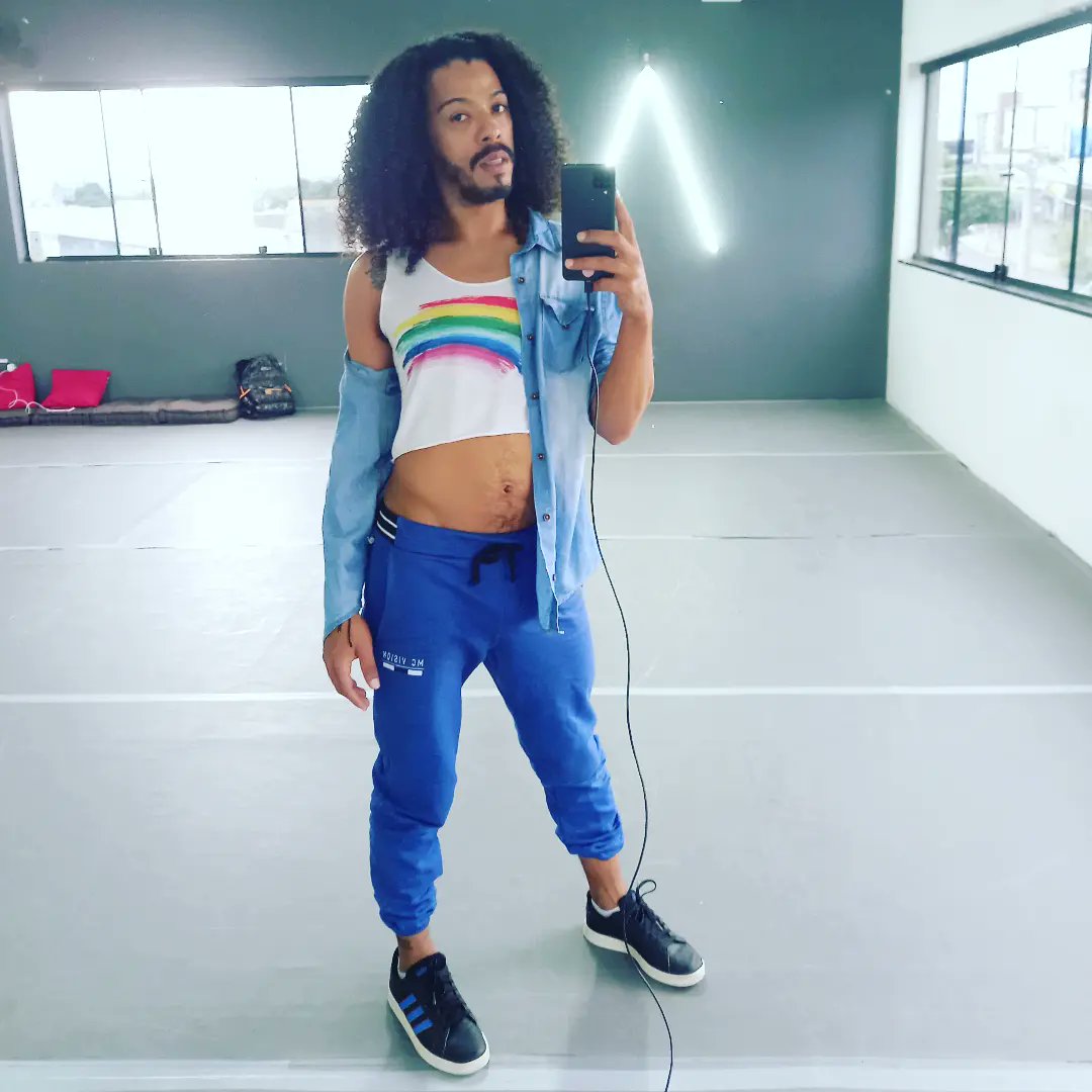 TsunamiGilian's tweet photo. #OrgulhoLGBTQIA #Pride #gaypride #rainbow #arcoiris #28junho https://t.co/L5fajLd7o2