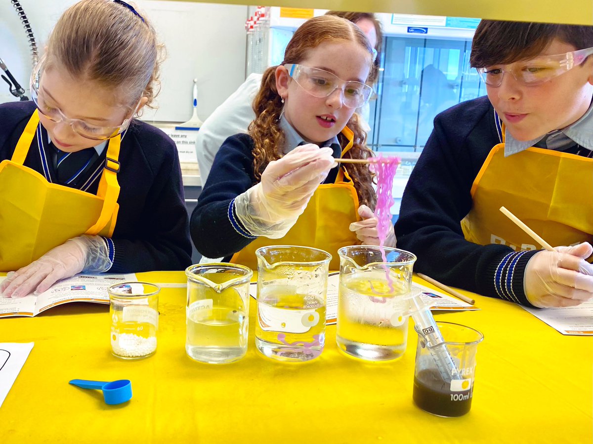 This week is my favourite @CurtinStem event of the year - @BASF Kid’s Labs. 900 primary school kids come through the @CurtinChem labs to be inspired by the world of chemistry! So far colour changing polymer worms are the crowd favourite #STEMOutreach #scicomm #WomenInSTEM