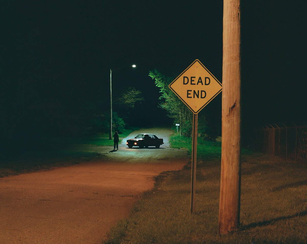 caffeinecowboy_'s tweet photo. looking for love in the suburbs https://t.co/27gfV2aK29