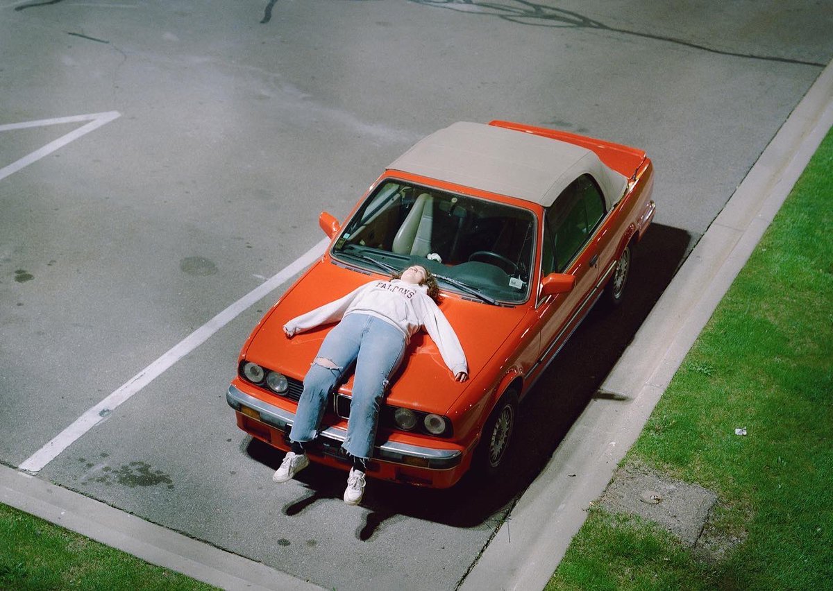 caffeinecowboy_'s tweet photo. looking for love in the suburbs https://t.co/27gfV2aK29
