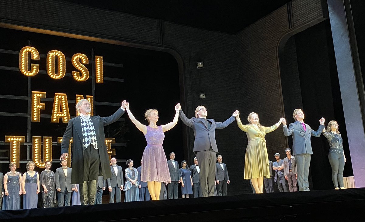 KyokoLondon's tweet photo. Cosi Fan Tutte. Jennifer Davis, Julie Boulianne, Bogdan Volkov, Gordon Bintner, Serena Gamberoni, Lucio Gallo. @jenniferdsop @juli_bou @GordonBintner @serenagamberoni https://t.co/WQkBl6Uejd