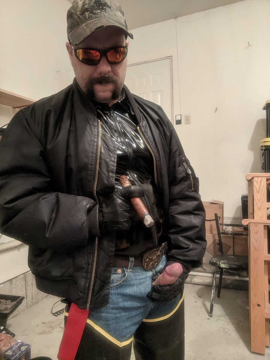 bear_cub82's tweet photo. Geared up and ready to go. https://t.co/cAycJpXJwT
