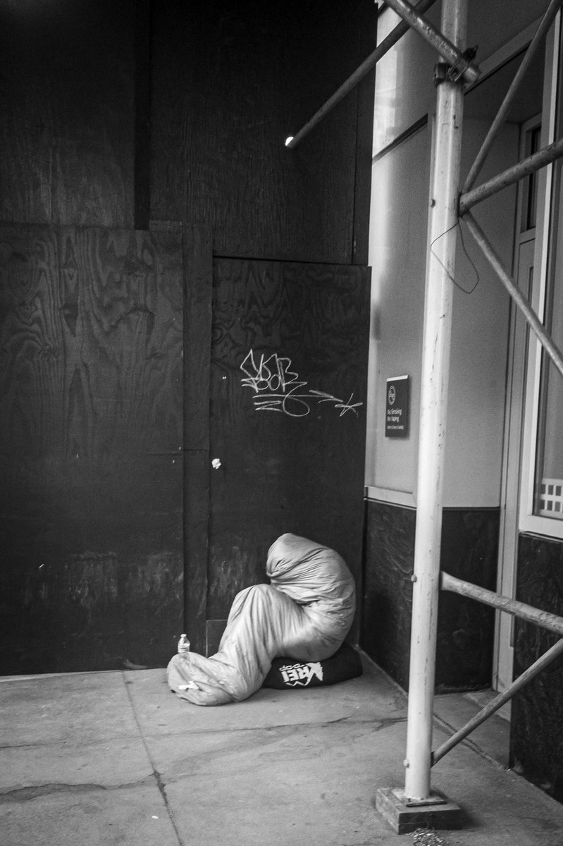 jagimage_'s tweet photo. Homeless Sculpture               @StreetEvolution @Unique_Abstract https://t.co/Q7UJkPttl2