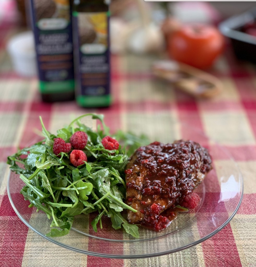 It's that time of year again to break out the barbecue!  Watch as Tammy-Lynn McNabb of @wellnesstv4u as she shares this delicious seasonal recipe - Raspberry Chipotle #BBQSauce Alligga® #FlaxseedCookingOil!  👉 bit.ly/3npFnhU 

#livehealthylivenatural #alligga #flaxitup