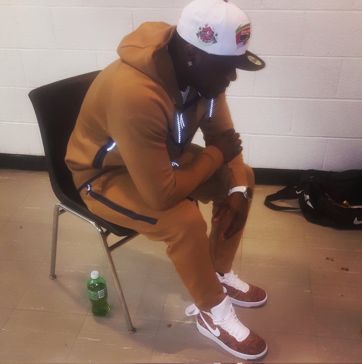 Mr_2K_Himself's tweet photo. I'm from Harlem, what did you expect? https://t.co/wmOgdpcQAe