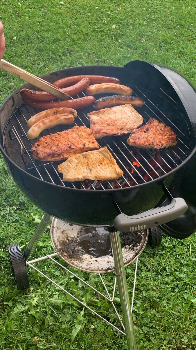 edward_red004's tweet photo. Grill Party🥩🥓🍴🍻 https://t.co/eFclqxEYxl