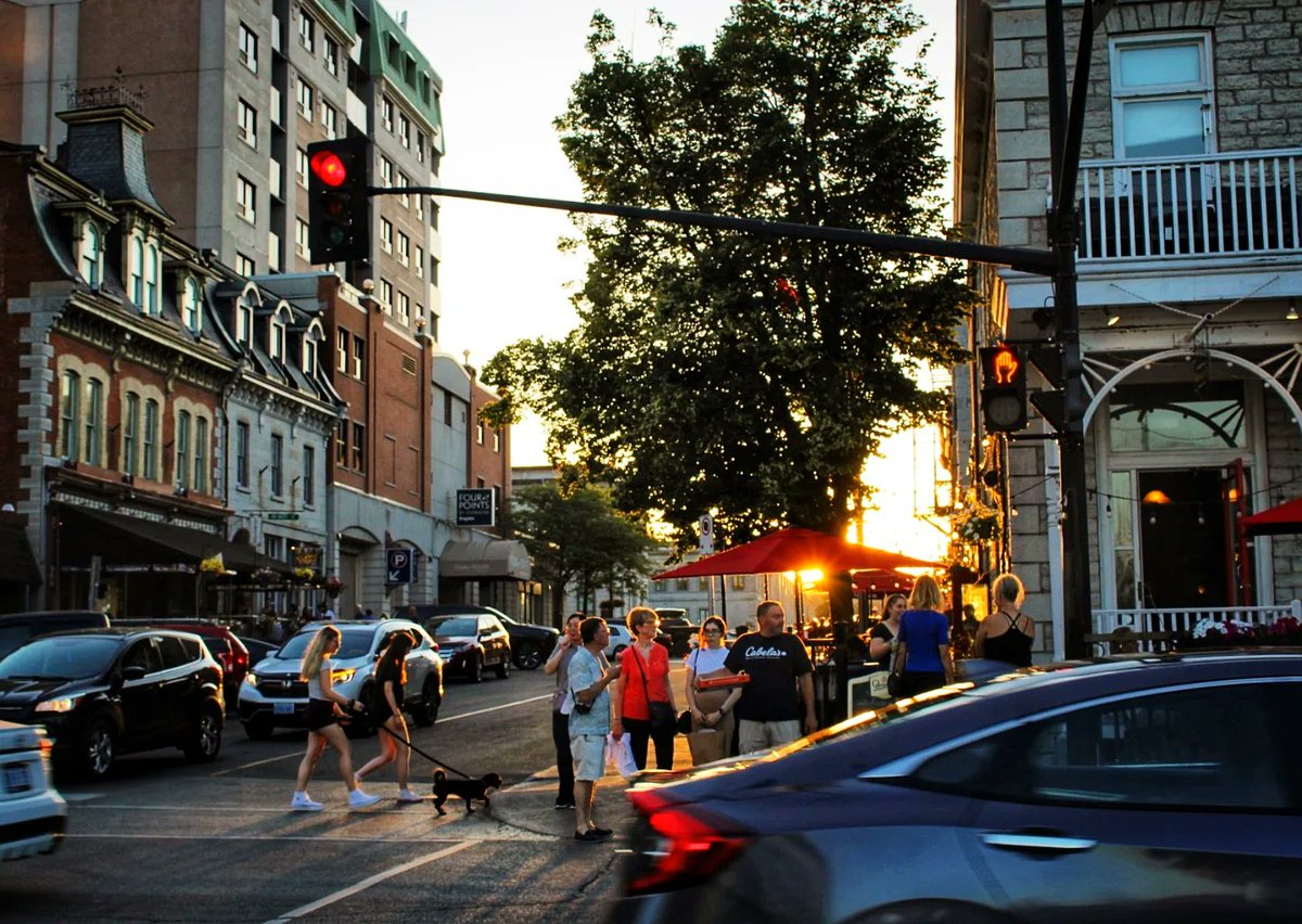 samanthabhassan's tweet image. Summer nights in Kingston 💚 #ygk