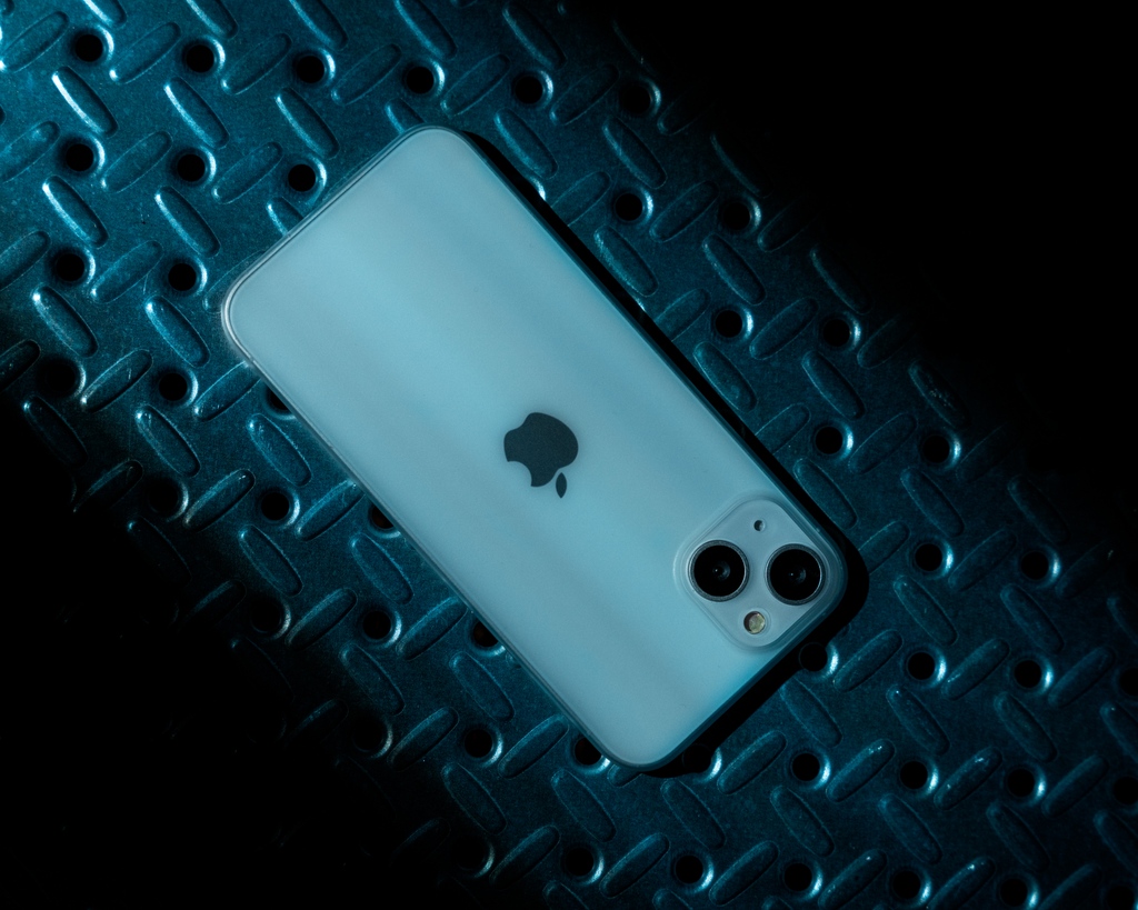 Our cases come included with cool lighting

Buy it here: l8r.it/TAo5

#phnx #phnxcase #thinphonecase #thincase #mnmlcase #protectphone #minimalistphonecase #samsung #galaxys22 #galaxys22case #samsungcase⁠