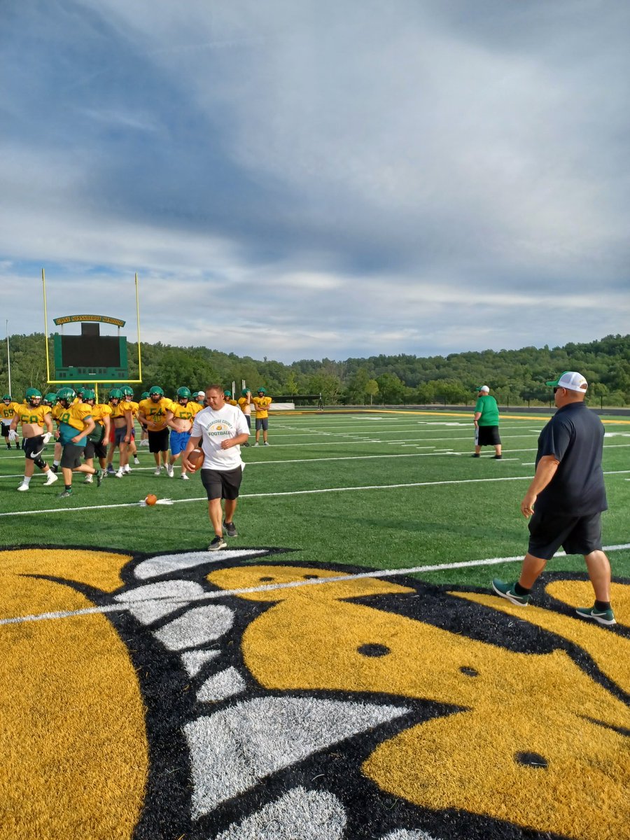 Now posted up at Cline Stansberry Stadium in West Union, where the Doddridge County Bulldogs are coming off an 11-2, state semifinal season. #wvprepfb @MetroNewsPrep