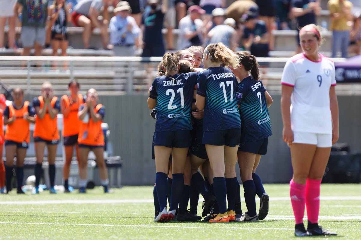 digital_gopher's tweet image. Photo galleries from all of the @MNAuroraFC  home matches this season are uploaded.
digitalgopher.com/Sports/MN-Auro…
#USLW #ForTheW
