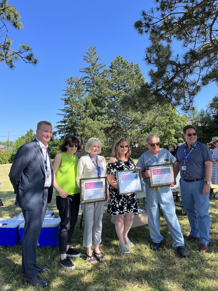 What a beautiful day to recognize ⁦@NorthTorontoOHT⁩ #TeamVaccine! ⁦@SPRINT_Sr_Care⁩ ⁦@Sunnybrook⁩ ⁦@Baycrest⁩ ⁦@LOFT⁩ ⁦@UofTFamilyMed⁩ ⁦@DrDanCass⁩ ⁦@scott_ovenden⁩ 🙏🙏