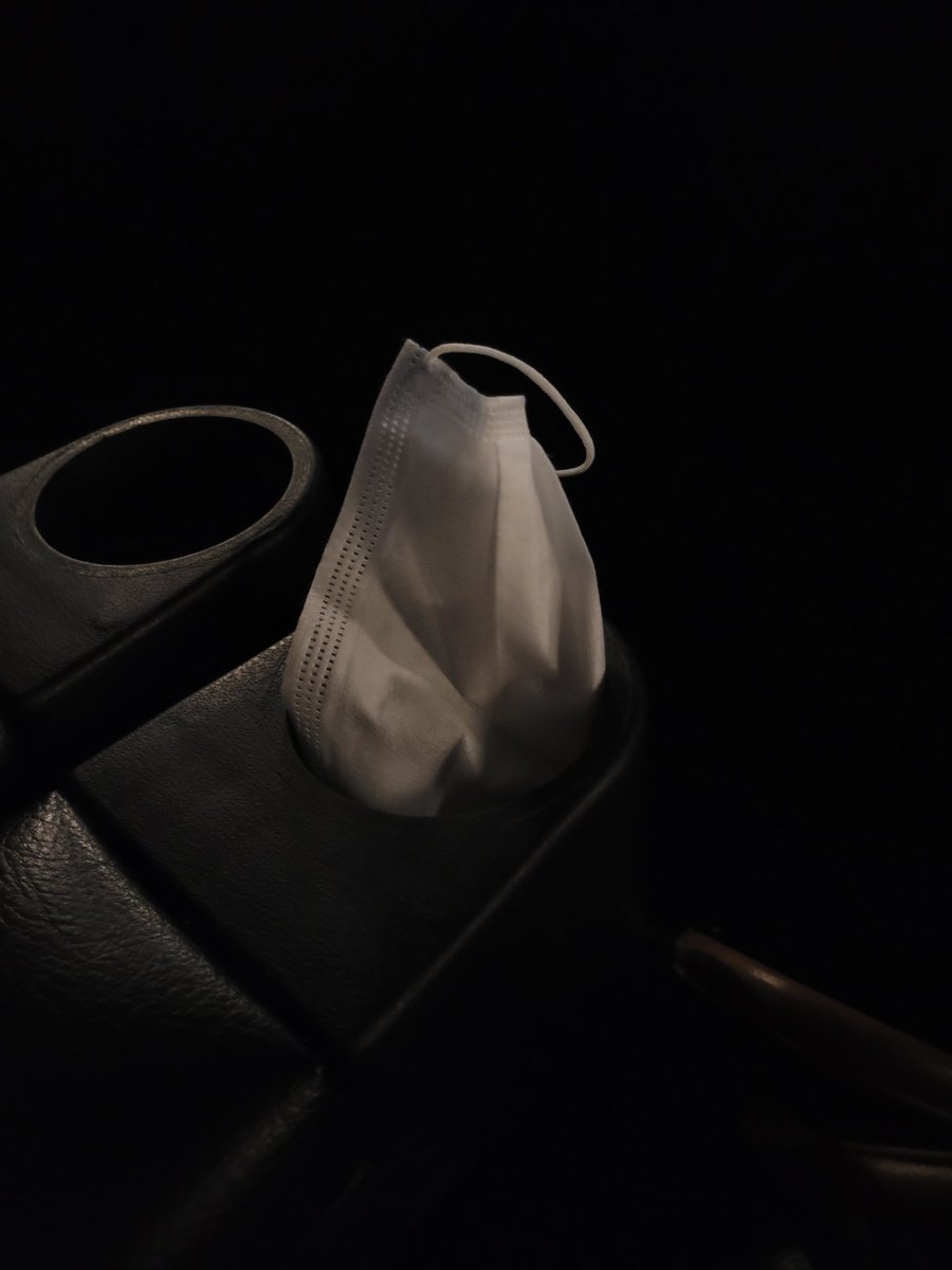 GabArgaez's tweet photo. @Cinepolis  no puede ser que no hayan limpiado la sala, cuando nos aseguran que hay una limpieza profunda. 
Que pésimo servicio. https://t.co/b4wK3U5DJZ