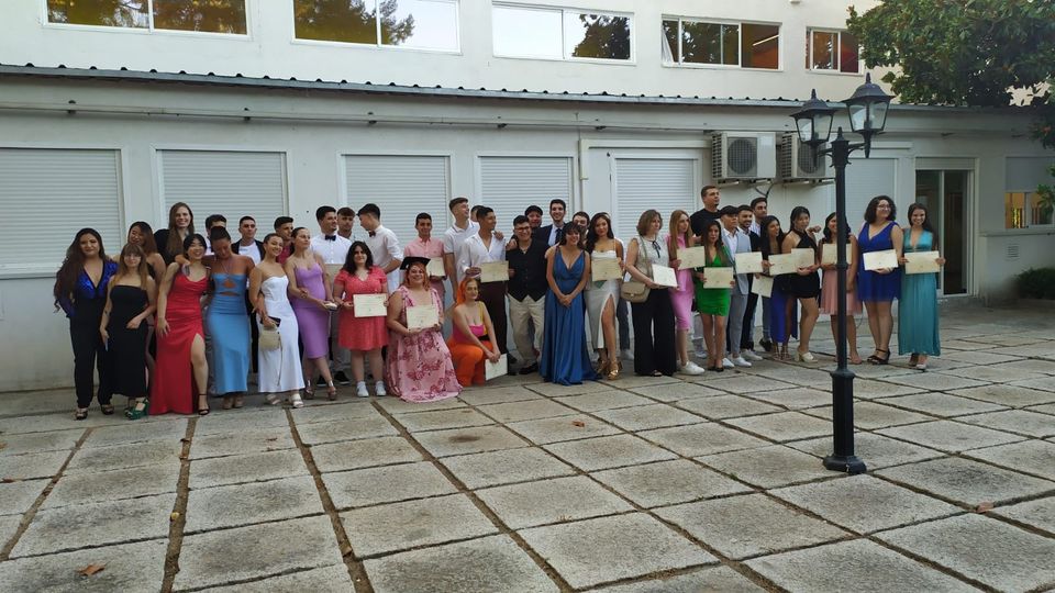 El viernes 24 de junio celebramos la Ceremonia de Graduación de nuestros alumnos de segundo, que ya han finalizado las prácticas en las empresas. ¡Enhorabuena a nuestros alumnos graduados!