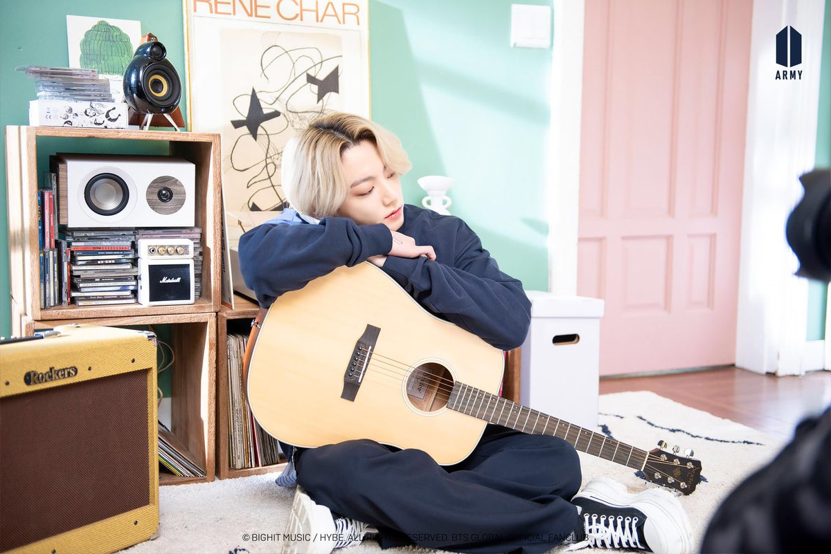 peachcrush_jk's tweet photo. BTS WEEKEND Behind Cut 
#정국 #JUNGKOOK https://t.co/sEtvbMTeZ9