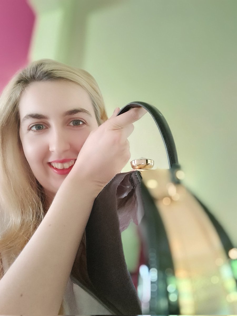 TrendBubblegum's tweet photo. I am so excited I just got my new purse by "Gramercy and Grand"
#purse #fashion #gramercyandgrand #fashionblogger #FashionWeekRecap #model https://t.co/9QBabkgbl0