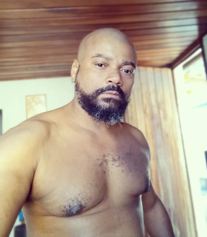 LL197743's tweet photo. Se eu olhasse assim pra você, hein? 🤔🤤
#olhar 
#terça 
#preto 
#barbudo 
#quarentão 
#inverno2022 
#homempreto 
#homaodaporra 
#homemsedutor 
#carecabarbudo https://t.co/VBsm9LvBtk