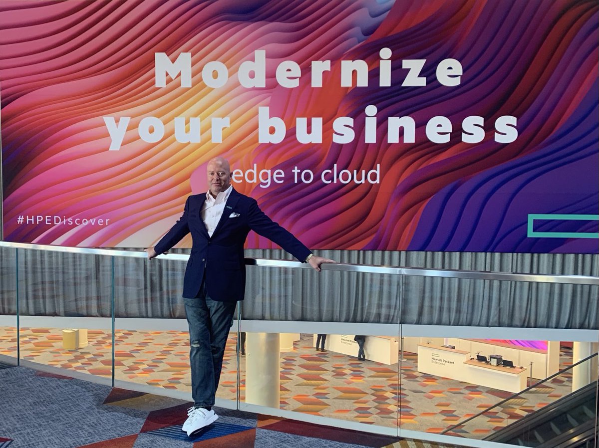 JasonOnMessage's tweet photo. #HPEDiscover had one hell of a first day https://t.co/867gjKNGmg
