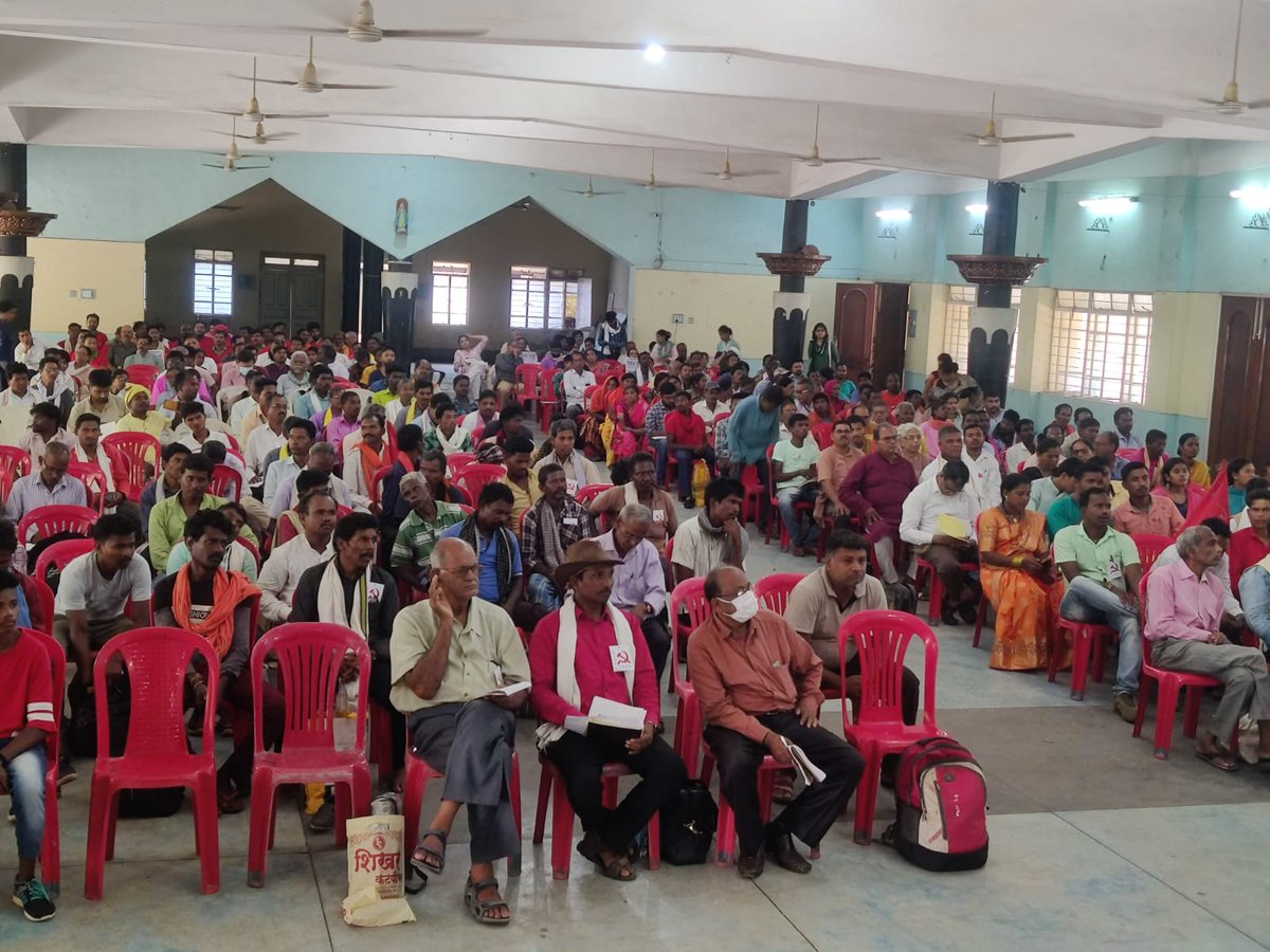 CBA_Raipur's tweet photo. Bhoomi Adhikar Andolan &amp; Chhattisgarh Bachao Andolan organized a consultation on jal-jangal-zameen &amp; state repression across Chhattisgarh from Surguja to Bastar; participation from social movement leaders across 15 states
#SaveHasdeo
#JusticeForSilger https://t.co/niYj8T8dIO