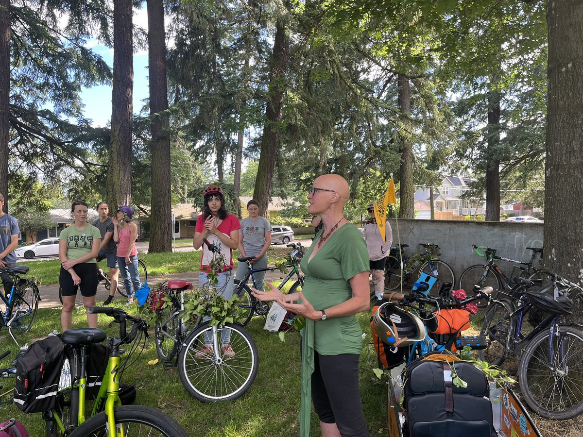 BikePortland (@bikeportland) on Twitter photo Here at the Climate Resiliency Ride at Lents Park to ride with @350_PDX <a href="/heatweekoregon/">Heat Week Oregon</a> from the less shady Lents neighborhood to very shady inner southeast Portland to see and feel how tree canopy (or lack thereof) impacts how ppl experience extreme heat. Cc: <a href="/pedalpalooza/">Pedalpalooza</a> Here at the Climate Resiliency Ride at Lents Park to ride with @350_PDX <a href="/heatweekoregon/">Heat Week Oregon</a> from the less shady Lents neighborhood to very shady inner southeast Portland to see and feel how tree canopy (or lack thereof) impacts how ppl experience extreme heat. Cc: <a href="/pedalpalooza/">Pedalpalooza</a>