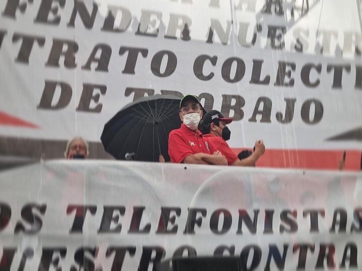 STRMnoticias's tweet photo. Hoy las y los @Telefonistas, realizamos una marcha mitin en toda la República Mexicana como parte de las acciones en defensa de nuestros derechos, encabezada por el Co. @HernandezJuarez 

#EnDefensaDelCCT #HuelgaEnTelmex #FuerzaSTRM #OrgullosamenteTelefonista #PorAmorAMéxico https://t.co/XiPkDSQo1i