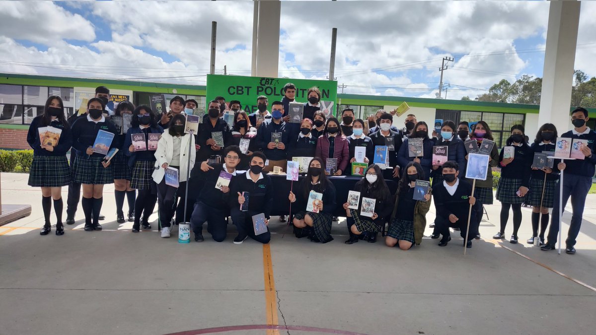 CbtPolotitlan's tweet photo. El día de hoy se trabajó con los estudiantes de tercer grado un #CafeLiterario,📚 espacio que permitió compartir experiencias y opiniones de varias literaturas así como representaciones de las mismas mediante guiones teatrales. 
#SaberParaCrecer💚🐺 💙 https://t.co/iziZGuzTAP