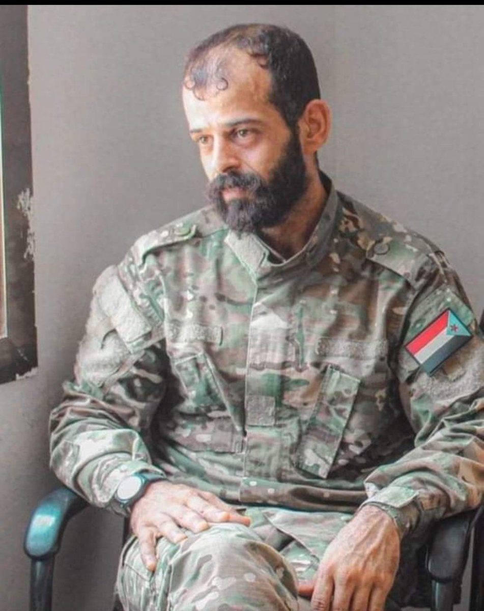 #الشهيد

من قال إنَّ الموتَ فاتْ
     فالمَوْتُ في الحالَيْنِ آتْ

والمَـوْتُ  حَـــقٌّ  إنَّـمــا
     زُفَّ الشَّهيدُ إلى الحَيـاةْ

زُفَّ الشهيـد لِجَـنَّـــــةٍ
     فيهـا تَطيبُ المَكْرُمـاتْ

#شعر #محمود_نور