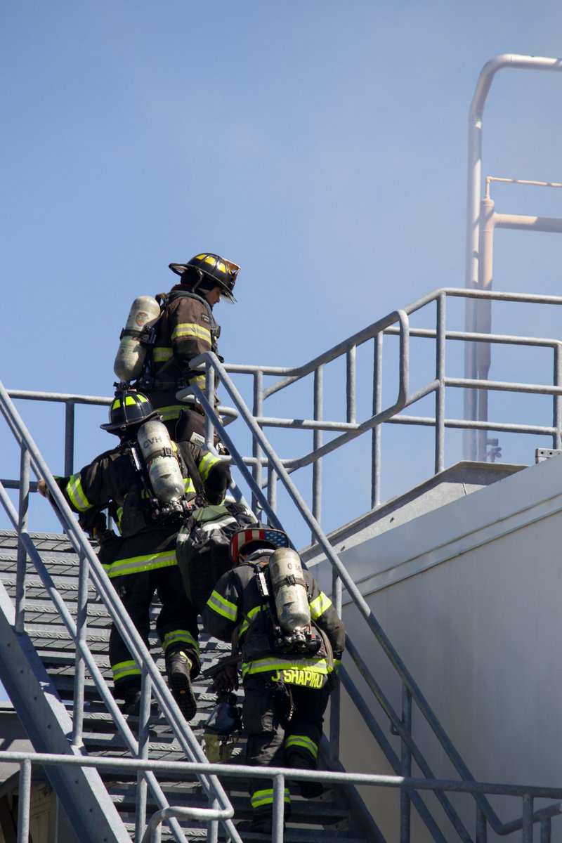ShipFire's tweet photo. #SFDtraining Thanks to everyone who participated in today's haz mat drill with Schreiber Foods, including @ccpa_net_dps911 and @Emrgncy_Svc28. A beneficial morning for both Schreiber employees and our first responders. https://t.co/dyN0yk9JQs