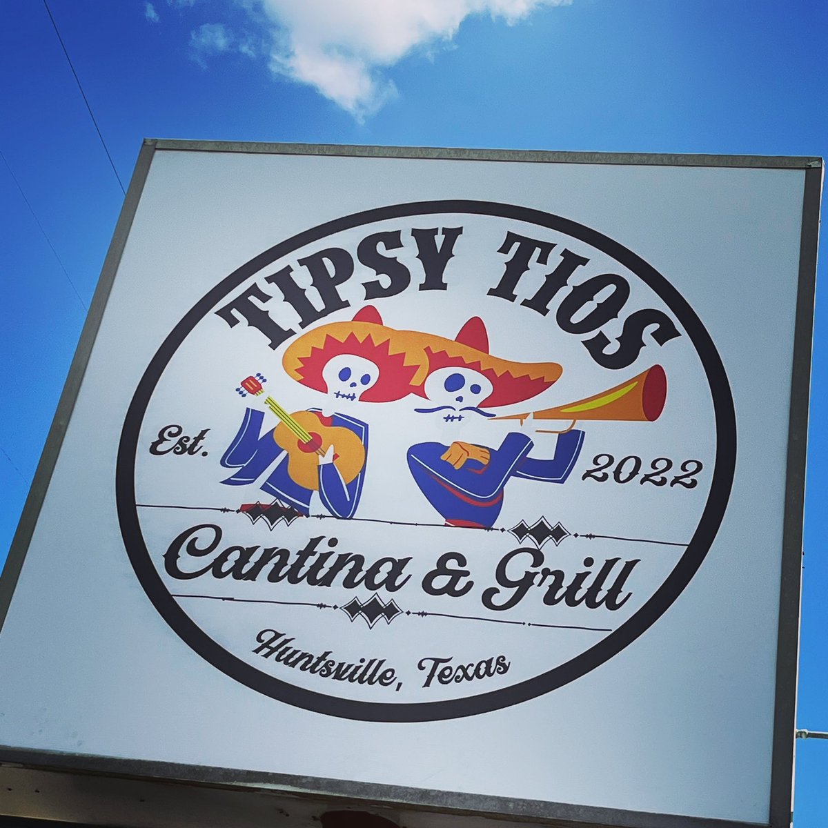 TipsyTios's tweet photo. Good times headed to Huntsville 😉
•
•
•
#tipsytios #cantina #huntsville #texas #samhoustonstate #shsu #tipsy #gettipsy #tipsybartender https://t.co/yVvxHnvCaX