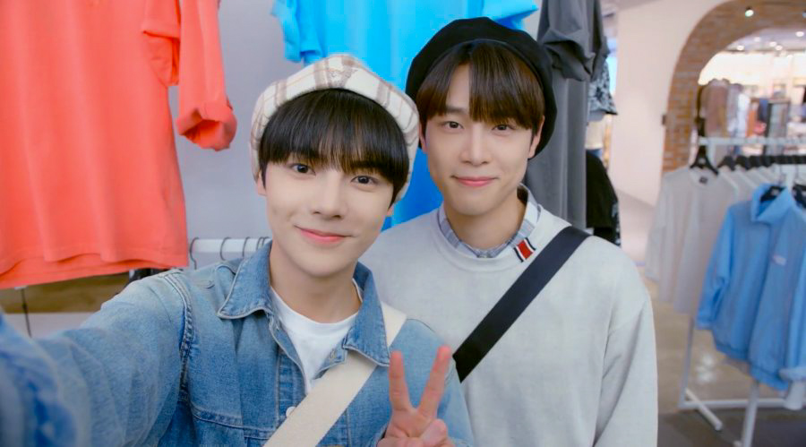 hubboyslove's tweet photo. 💥 ELES FORAM O MOMENTO! HOJE COMPLETA UM ANO DE #LIGHTONME!

O BL Coreano que conseguiu dividir o fandom em DOIS serviu uma produção impecável e um elenco de milhões, conquistando muitos e fazendo HISTÓRIA com um dildo! https://t.co/wCVisuIVmu