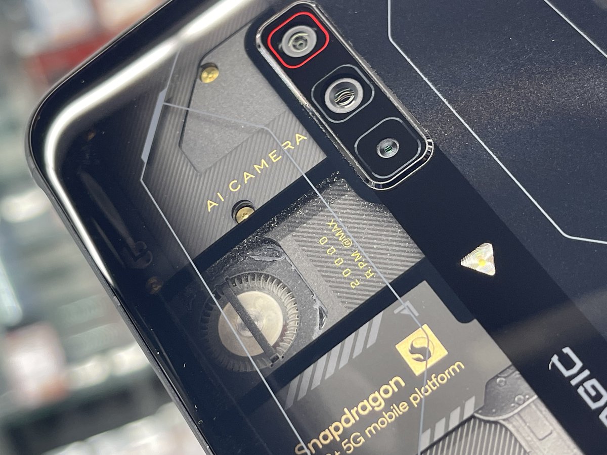 iosys_chuou's tweet image. \\光る! 回る! //

【Nubia Red Magic6S Pro】
国内版 SIMフリー
中古Cランク 税込74,800円

スナドラ888+ 5G
メモリ16GB
ストレージ256GB
約6.8㌅AMOLED
リフレッシュレート165Hz
ICE7.0多次元冷却システム

かっこいいゲーミングスマホが
やってきましたよ💖

#akiba #イオシス #RedMagic6SPro