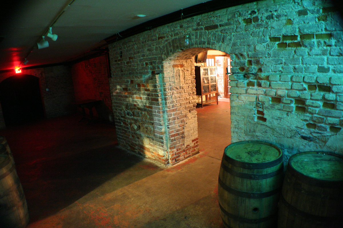 terrorcerca's tweet photo. Sótano de Moon River Brewing Company  #terrorcercadeti #terror #terroratusoidos #miedo #podcast #historiasdeterror #escucha  #historia #podcastespañol #podcastterror #podcastenespañol #spotify #itunes #cuentosparamonstruos #fantasma #leyenda #savannah #savannahgeorgia https://t.co/U5YTuJPJpN