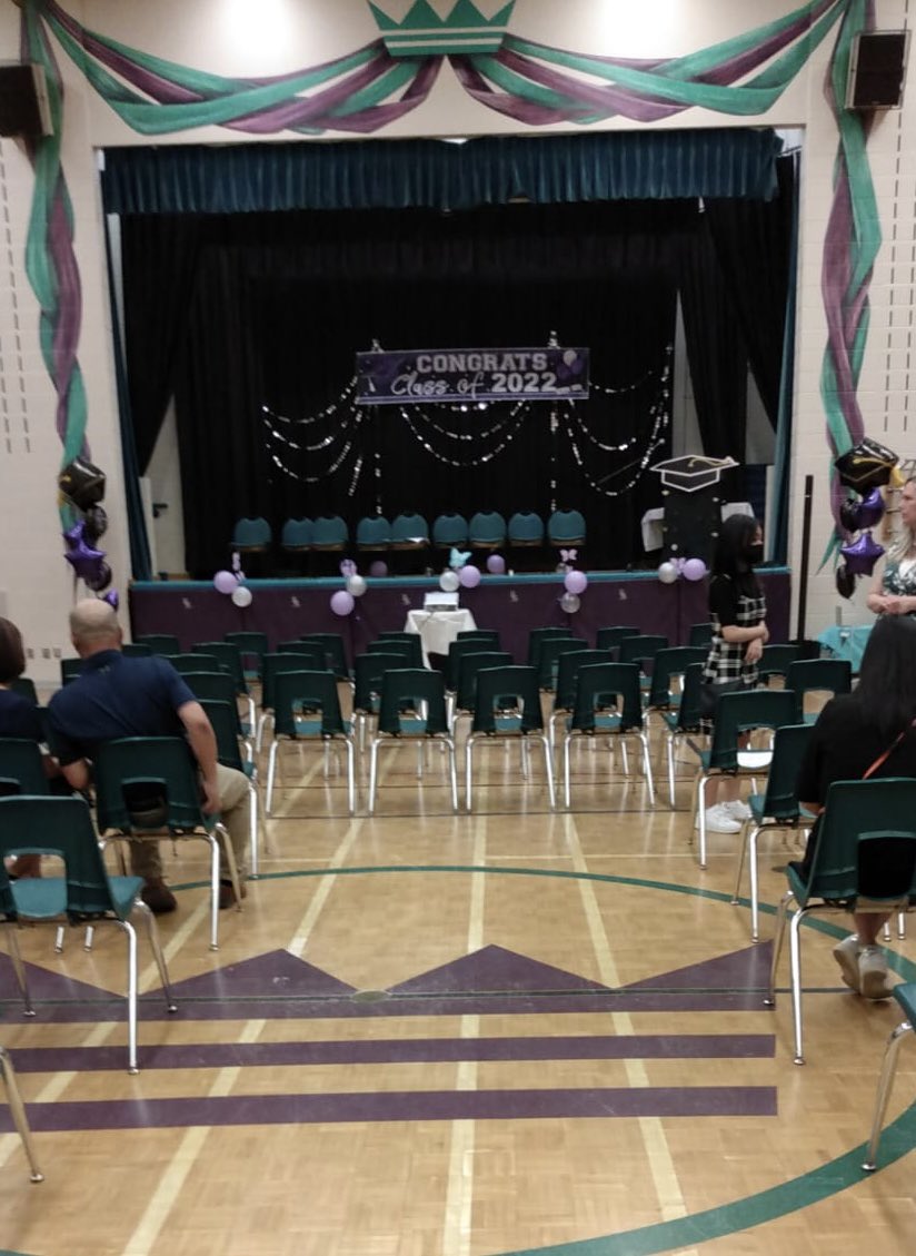 PortRoyal_TDSB's tweet photo. Congratulations to the Grade 8’s who graduated this evening🎓Your teachers, peers and families couldn’t be more proud👏 Wishing you all the best of luck in high school. https://t.co/5zGveIe3H8