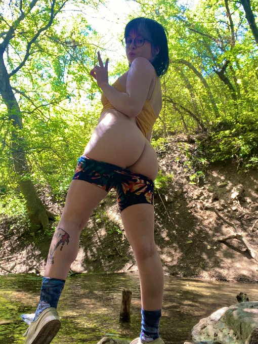 Wanna be forest fuck buddies? 🥺 https://t.co/83RdLfZTBH