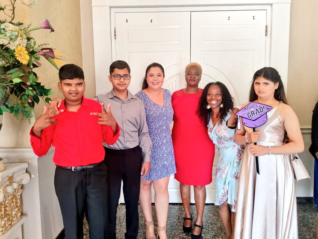 Ms_Manalis's tweet image. Class of 2022! So honored to be able to celebrate with our Grade 8 students. Congratulations! @BerylFordPS @PeelSchools @MsMcLaren10 #Classof2022 #graduation #communityclass