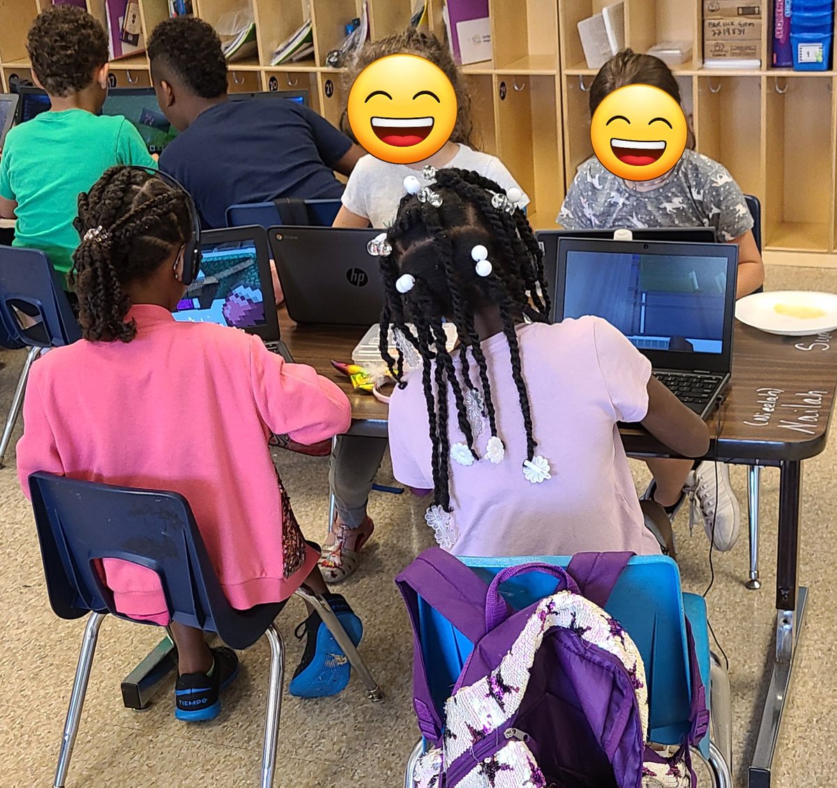 JoBarFosterAP's tweet photo. Making lifelong friends...collabing.... having fun #backpackleague https://t.co/Uui0fxX3rH