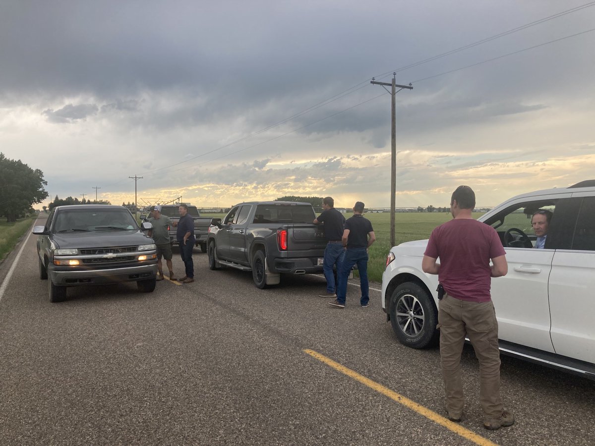 DustinPascoe1's tweet photo. Random Alberta farm meetings with Nuffield- gold https://t.co/LDsbZU5eSi