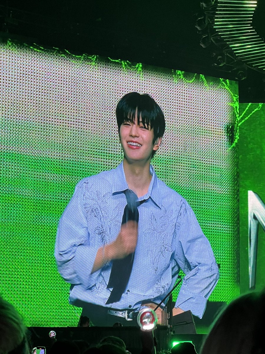 seungmnkr's tweet photo. seungmin you are the cutest boy in this entire universe https://t.co/2HgtDgktay