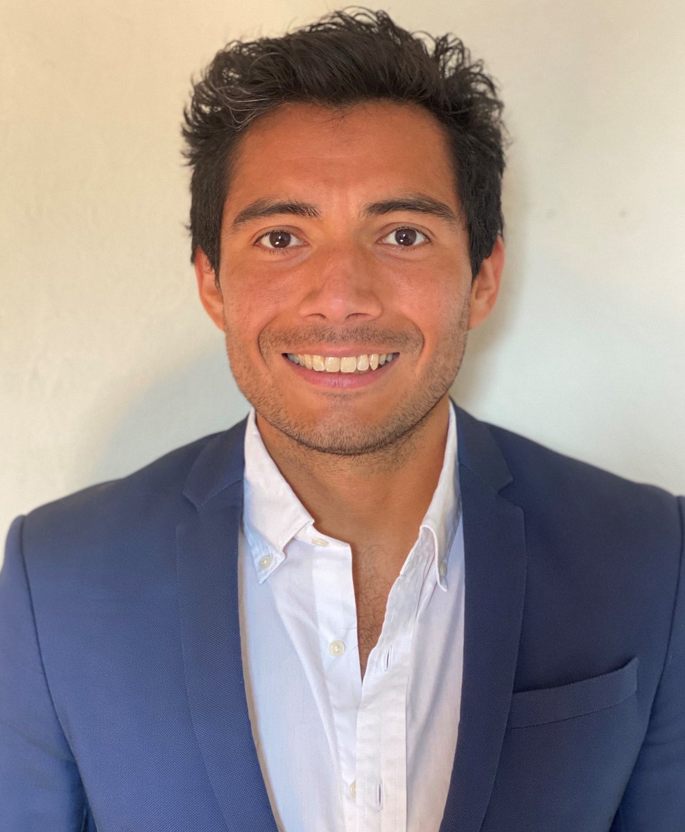 Congratulations to Arturo Fernandez,  Computer Science MSc Class of 2012 and former Ridgebacks Soccer player, on winning the #OntarioTech Alumni Achievement Award! 👏👏👏