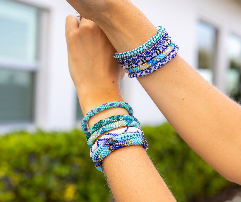 Let these blues take away your blues.💙✨
sashkaco.com/collections/sa…
#SashkaCo #handmadejewelry #glassbeads #accessories #summerstyle #elegantstyle #alwayspositivevibes  #dailyaccessories #ladiesfashion #trends #bluecollection  #braceletstacking  #perfectfit #shopnow