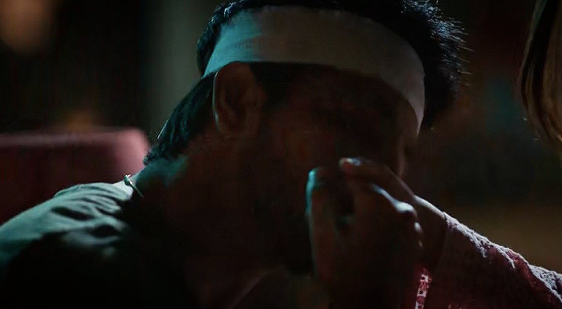 tulipxorchids's tweet photo. Shiva just can't get enough of his Chipkali 🥹 .

 I love him being so touchsy , feels for her .

Well ! This kiss was uber cute  😭🫰

#PandyaStore #ShiVi https://t.co/EiS5daP8oh
