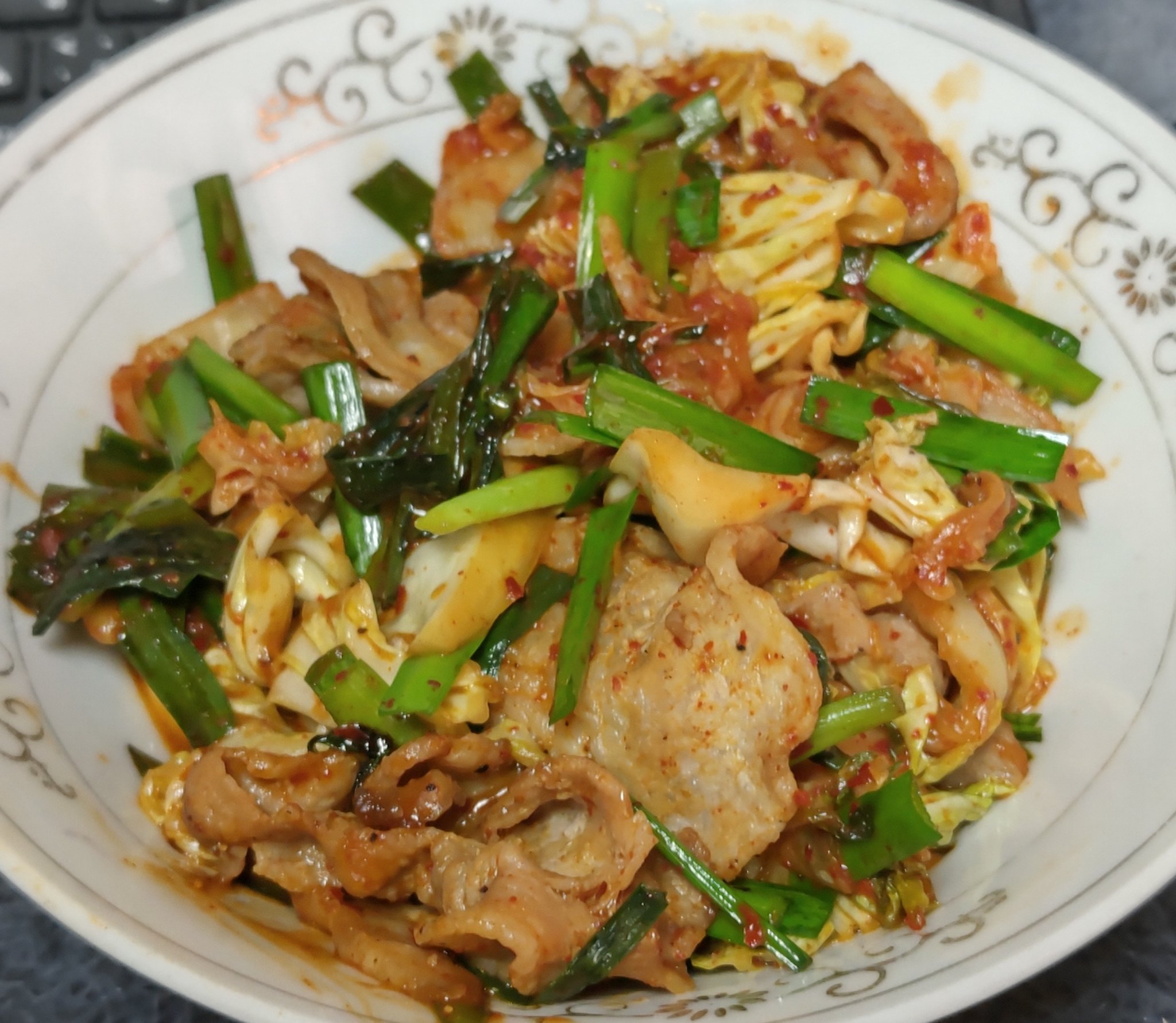 白龍 本日はお休みなので朝から豚キムチをパなしていく ニンニクｳﾒｪ T Co Oghfy1wzbe Twitter