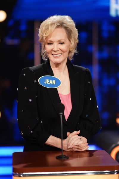 nocontxthacks's tweet photo. On Celebrity Family Feud, #TeamHacks - Jean Smart, Christopher McDonald, Poppy Liu, Mark Indelicato, and Rose Abdoo - will play against the cast of Abbott Elementary to benefit  @FeedingAmerica. The episode airs Sunday, July 10th at 10pm ET. https://t.co/aguy5fWa5r